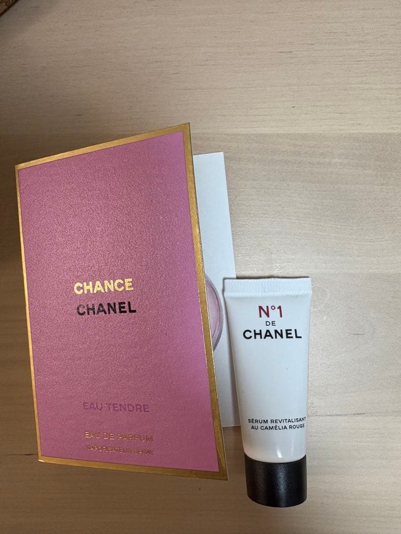 CHANEL クリスマスコフレ2025 香水、美容液の試供品もセット⭐︎⭐︎
