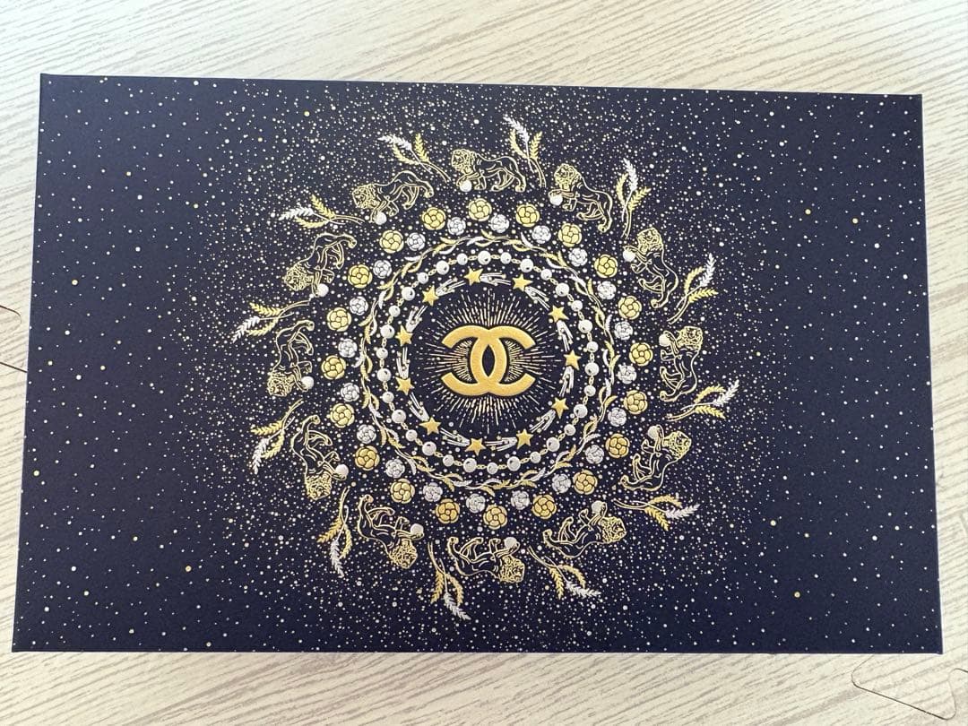 CHANEL クリスマスコフレ2025 香水、美容液の試供品もセット⭐︎⭐︎