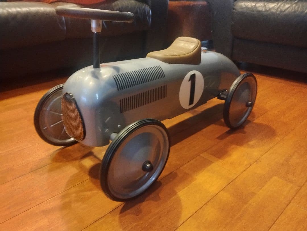 ARTABURG ／アルタバーグ／キッズカー／足蹴り／vilac／ペダルカー