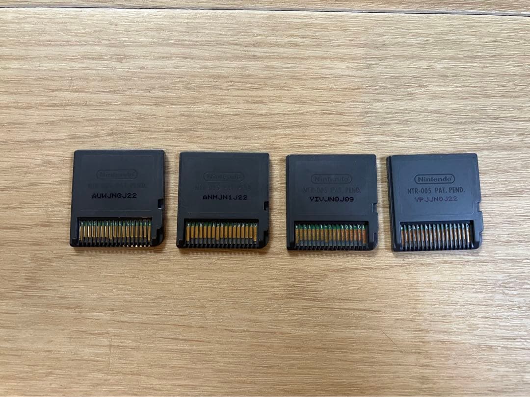 NINTENDO DS ＋カセット4点セット　ニンテンドー