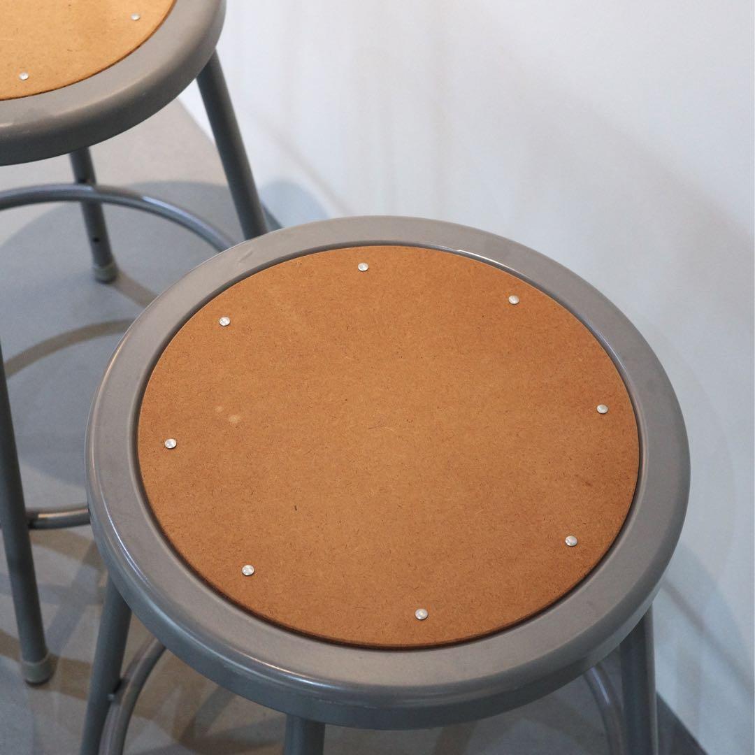 P.F.S LAB STOOL Round M 4脚