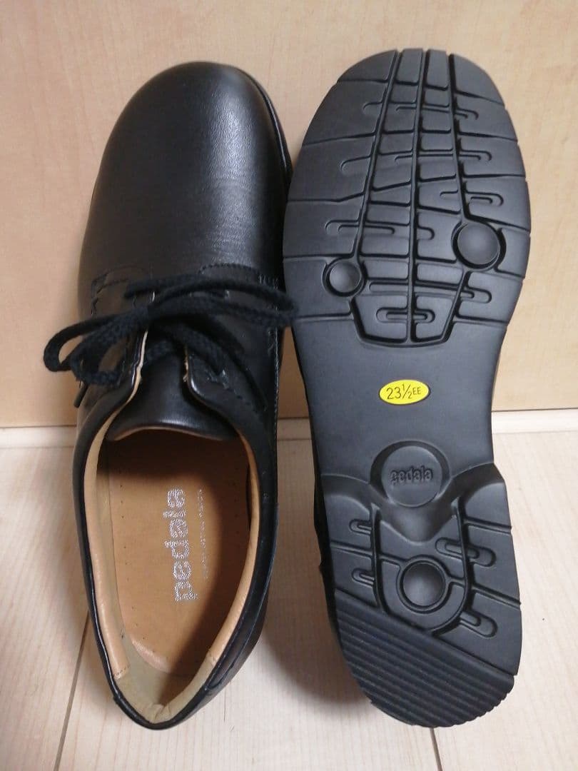 未使用 asics ペダラ 本革ウォーキングシューズ ブラック 23.5