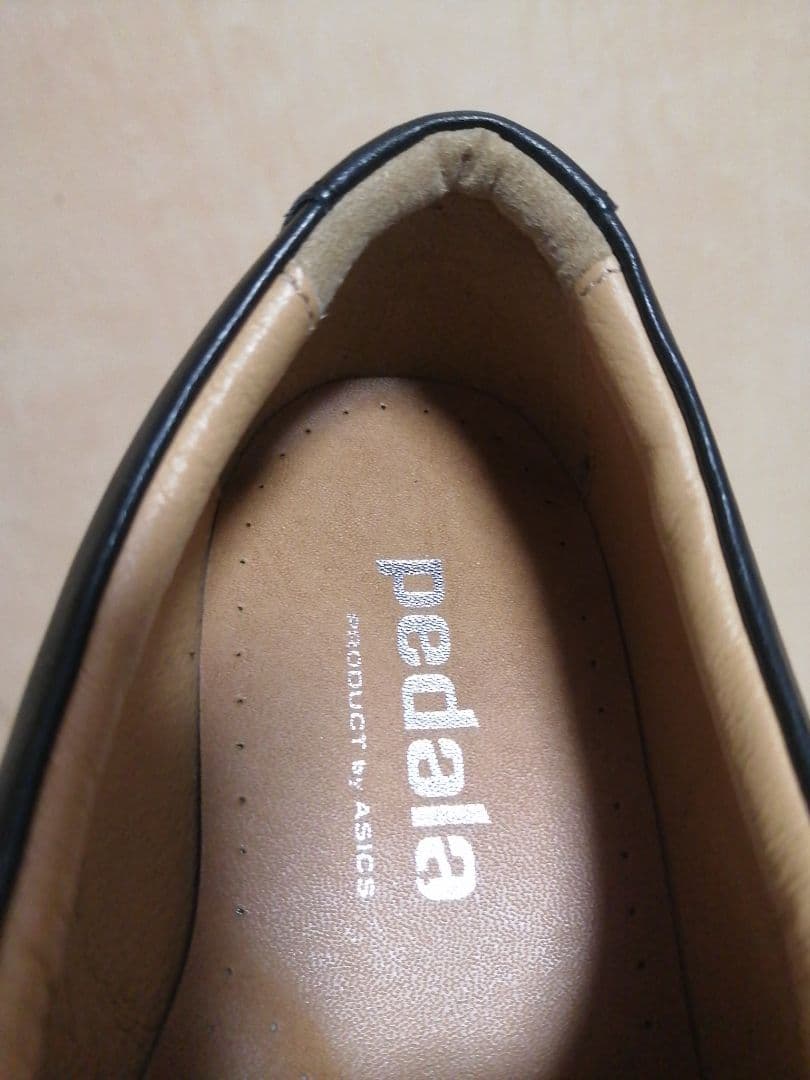 未使用 asics ペダラ 本革ウォーキングシューズ ブラック 23.5