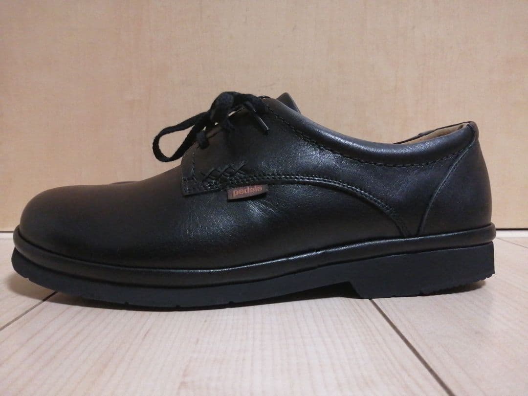 未使用 asics ペダラ 本革ウォーキングシューズ ブラック 23.5