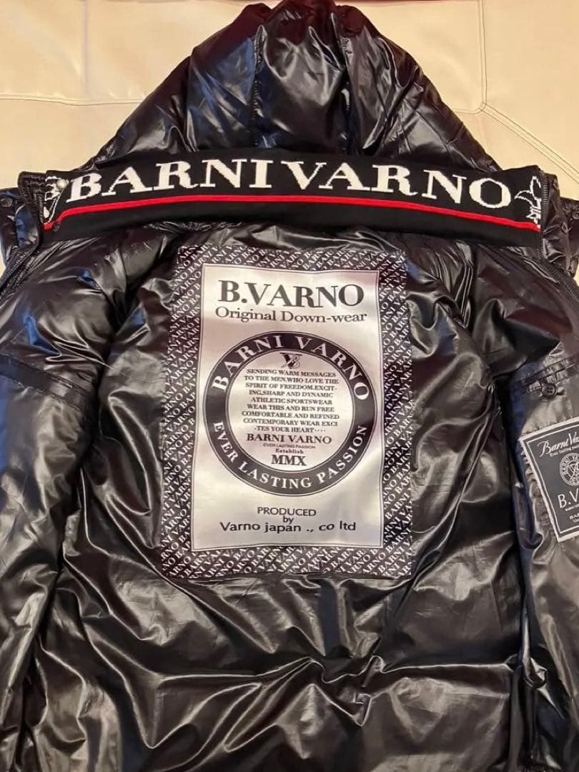 極美品　BARNIVARNOバー二ヴァーノ ダウンベスト