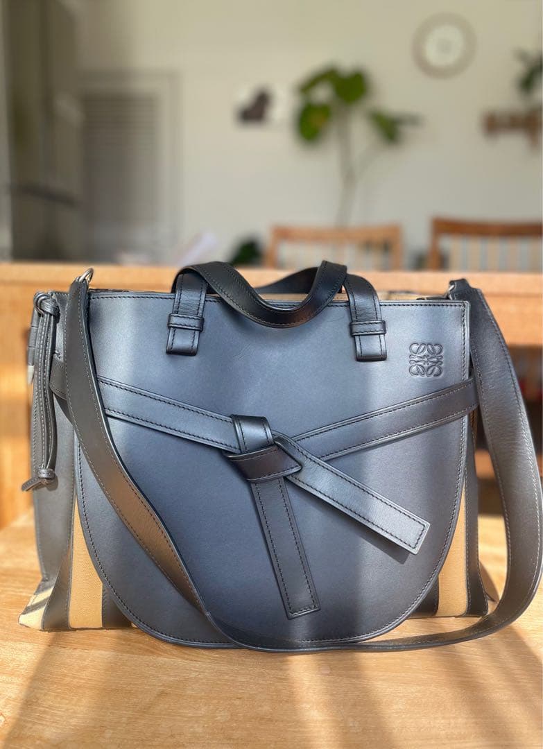 よる【ロエベ】GATE TOP HANDLE GRID BAG