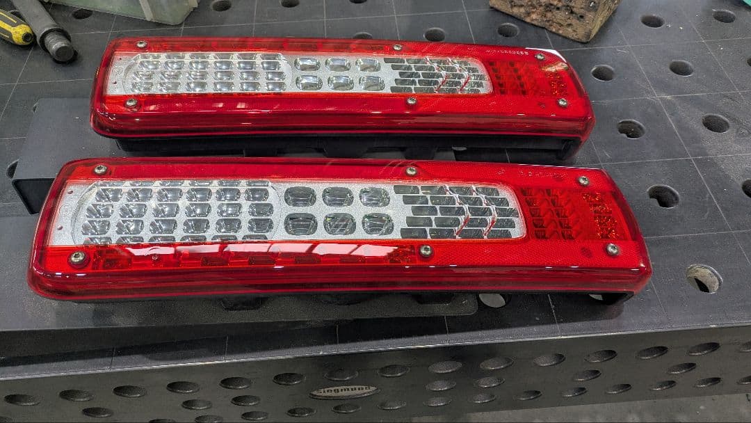 LEDテールランプ 赤 2個セット