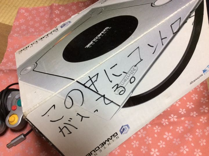 中古ゲームキューブ本体とコントローラ２個＋マリパとガンダムのソフト２本（メモカ）