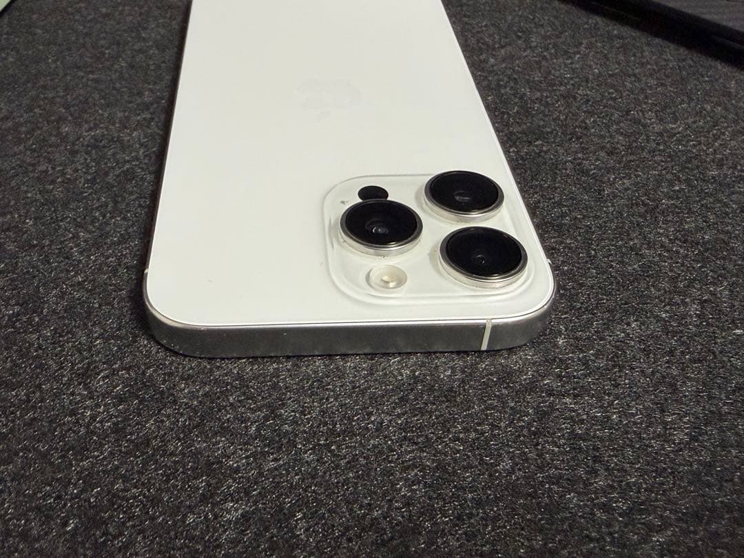 Apple iPhone 16 Pro Max ホワイトチタニウム 本体