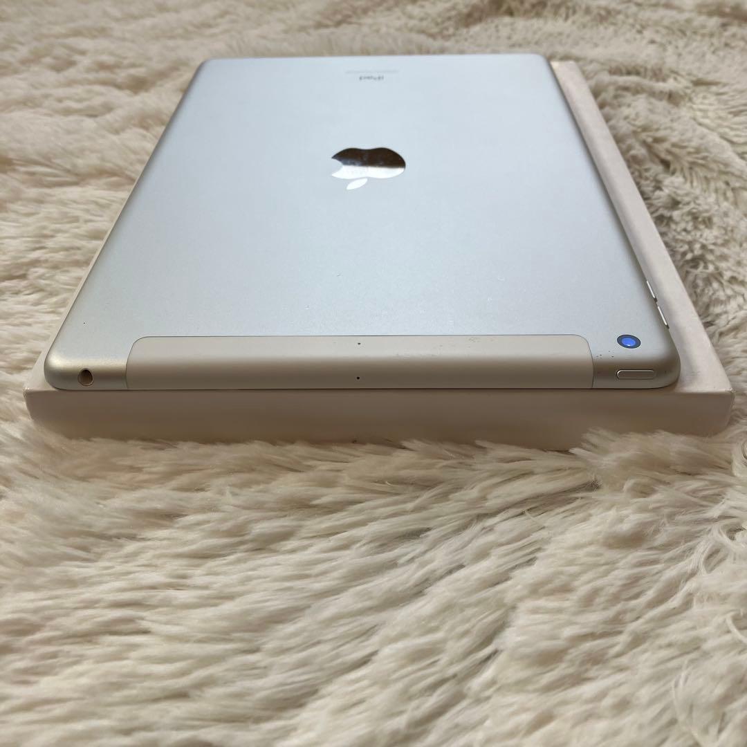 【早い者勝ち】iPad 第８世代 128GB SIMフリー 【即発送】【付属品】