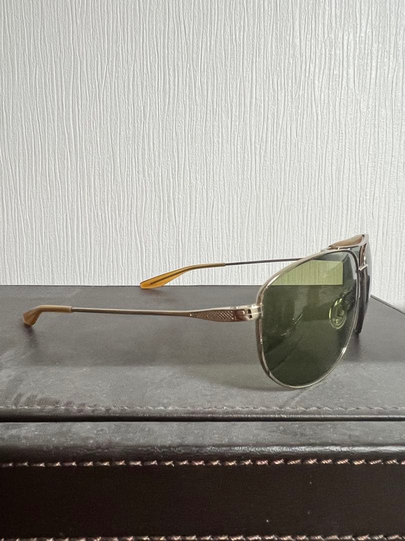 ブラピ同型同色　バートンペレイラサングラス