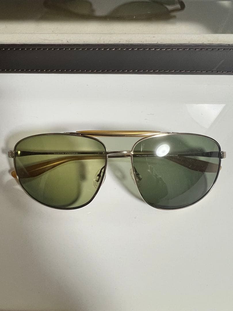ブラピ同型同色　バートンペレイラサングラス