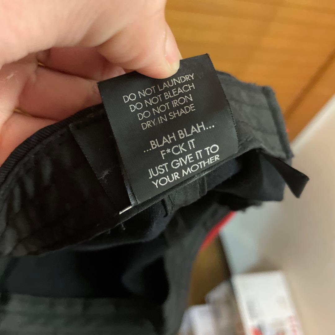 PEACEMINUSONE 黒キャップ 赤ストラップ