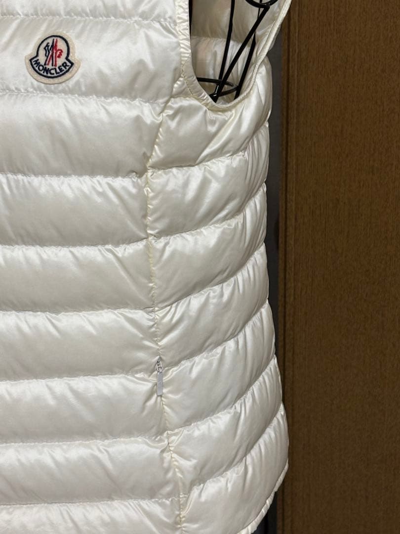 MONCLER :Lianeホワイトダウンベスト　size「1」　値下げ❗️