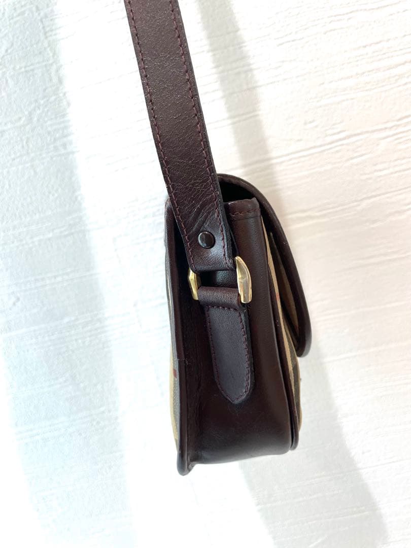 バーバリー　BURBERRY ポケットバック　ショルダーバッグ