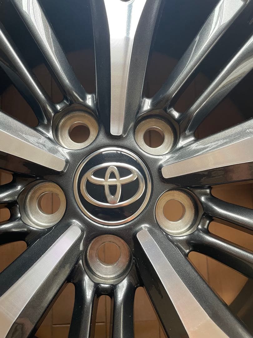 トヨタ ヤリスクロス　純正18インチ ホイール1本