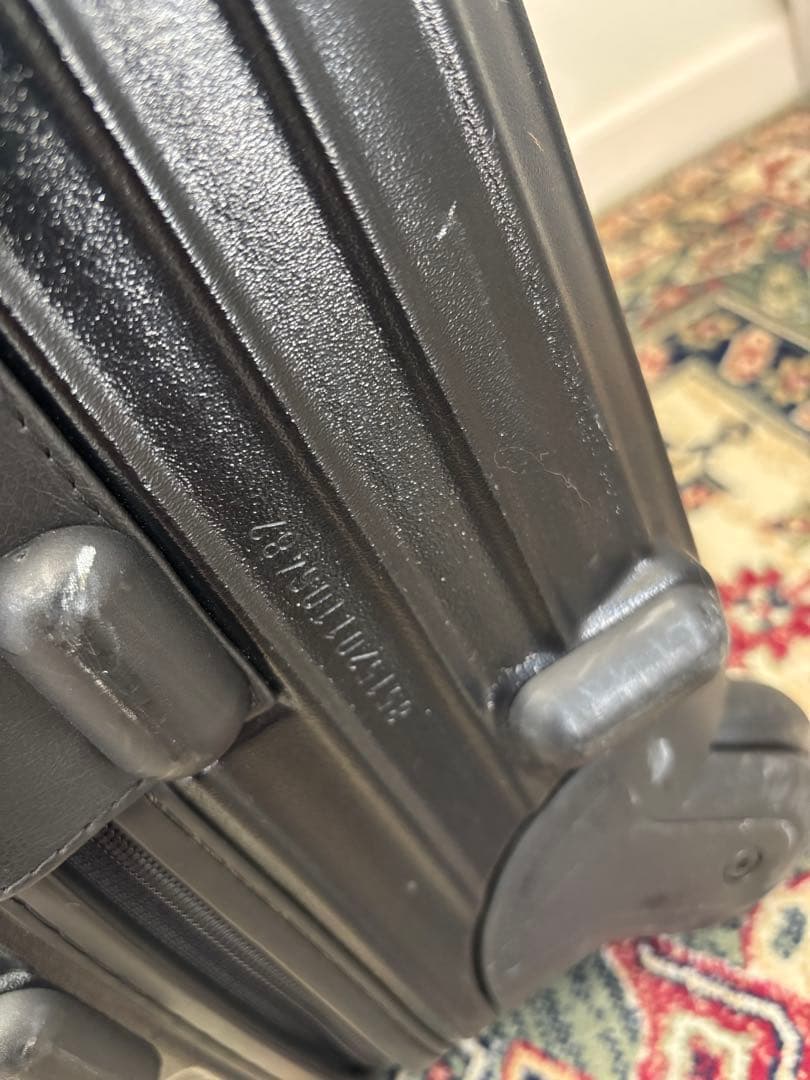 RIMOWA リモワ　サルサ　機内持ち込み　ブラック キャリーケース