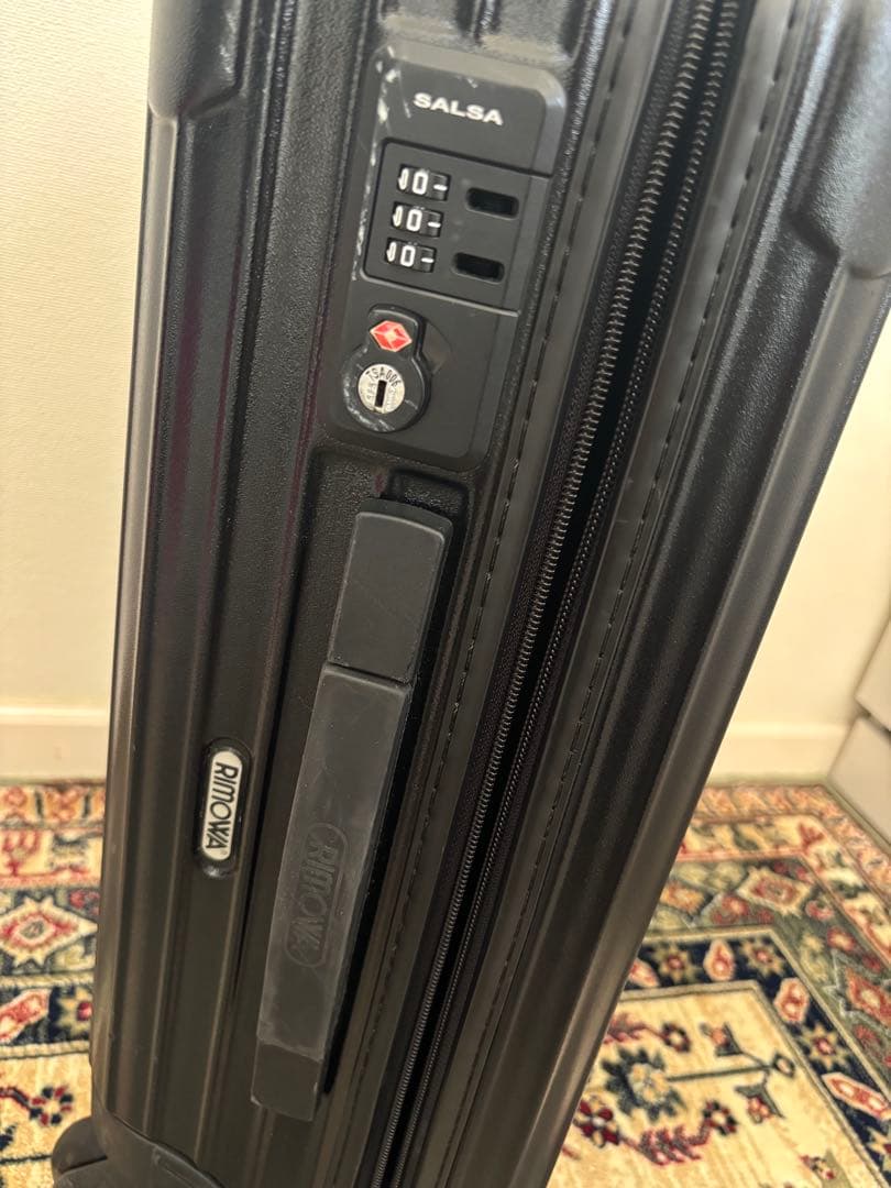 RIMOWA リモワ　サルサ　機内持ち込み　ブラック キャリーケース