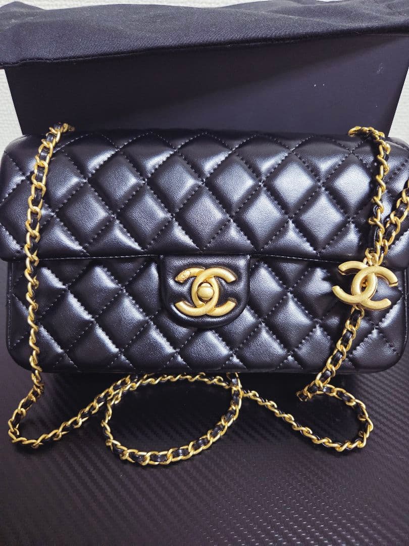 ブラック ショルダーバッグキルティング