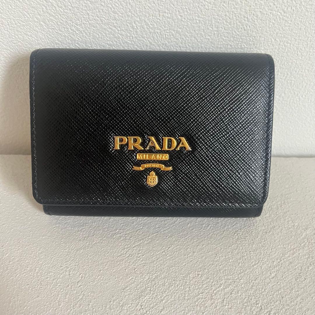 プラダ PRADA 二つ折り財布カード入れ