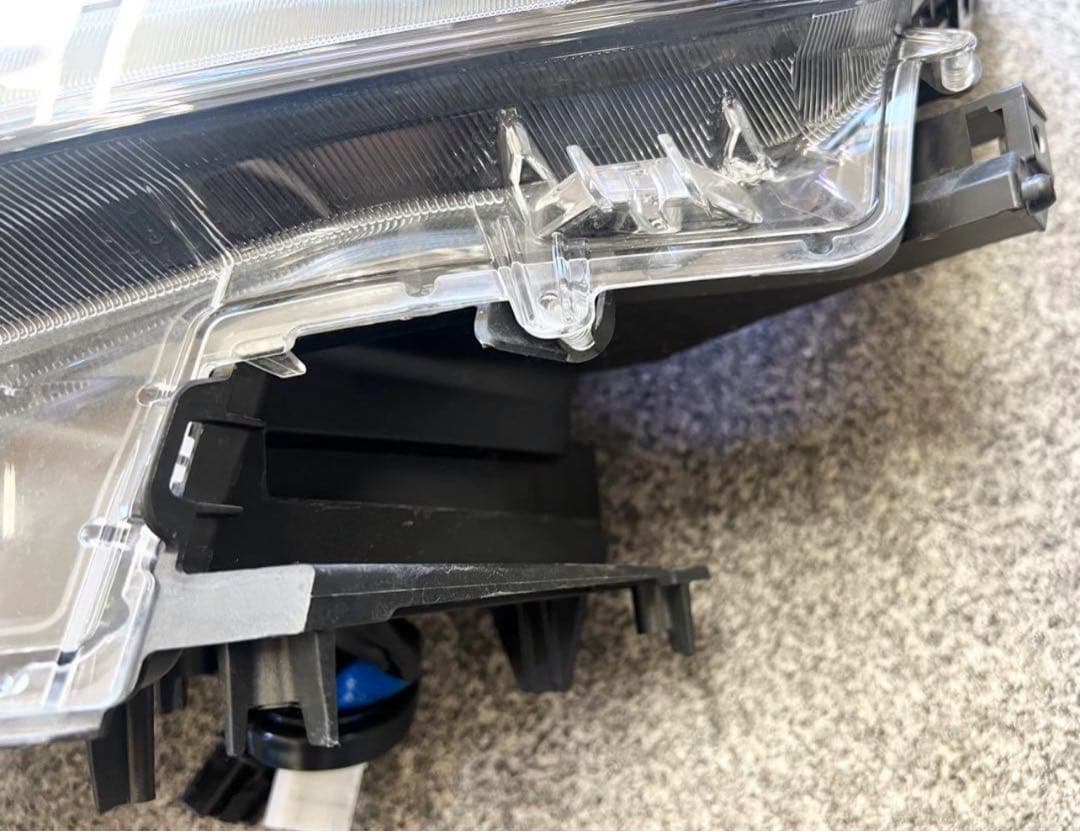 プラド150後期　ヘッドライト　美品　左側