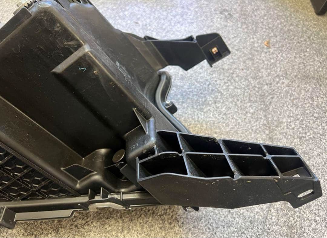 プラド150後期　ヘッドライト　美品　左側