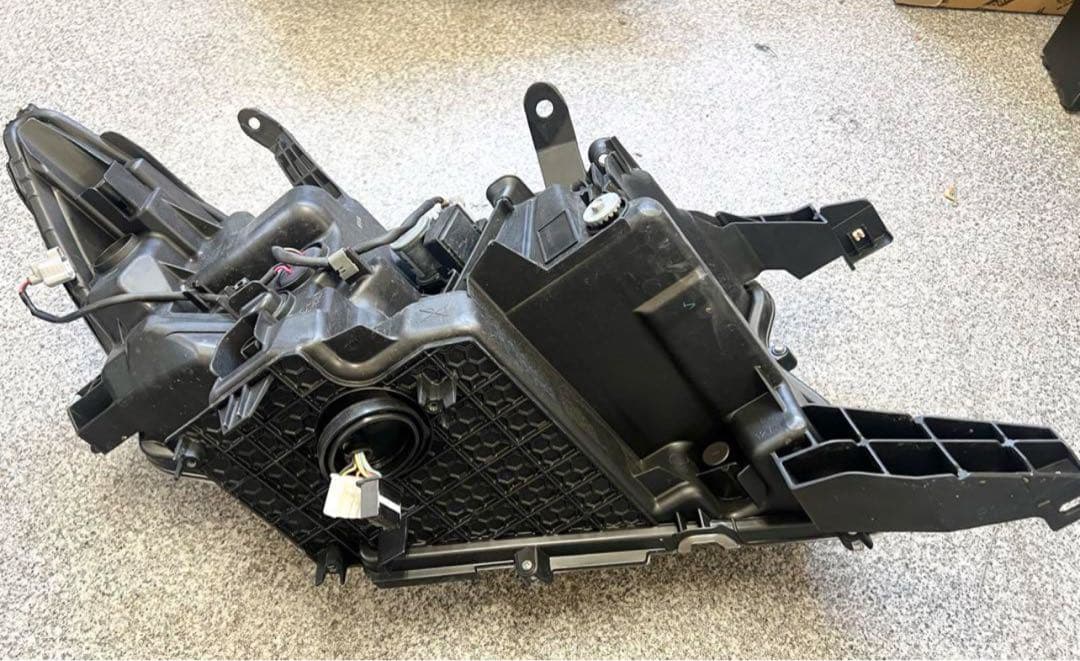 プラド150後期　ヘッドライト　美品　左側