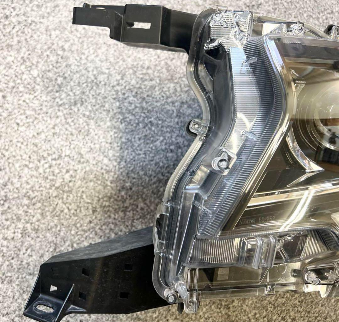 プラド150後期　ヘッドライト　美品　左側