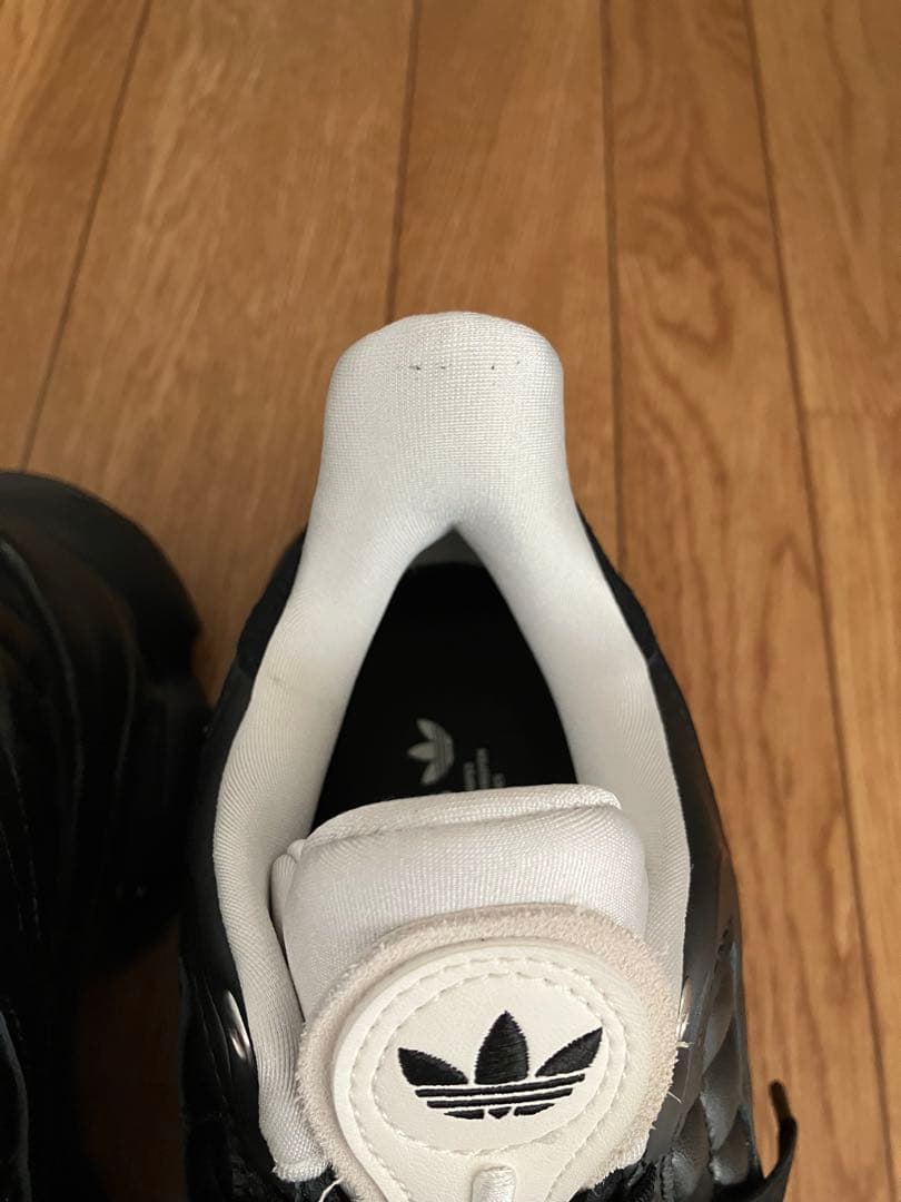 【お得】スニーカー オズヴィーナス / OZVENUZ W /adidas