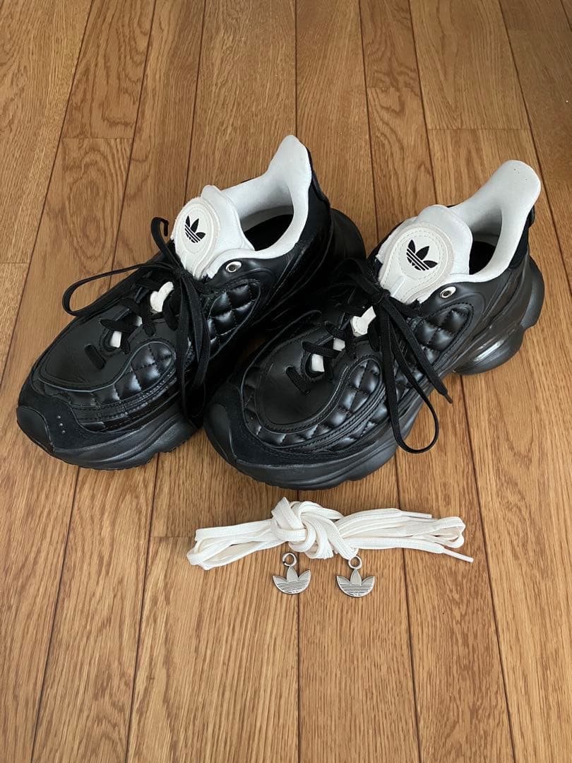 【お得】スニーカー オズヴィーナス / OZVENUZ W /adidas