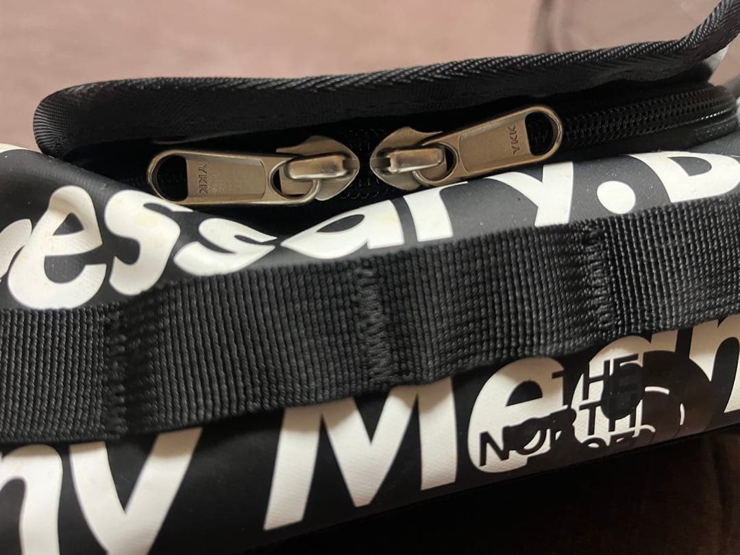 今週限定supreme×THE NORTH FACE トラベルキャニスターポーチ