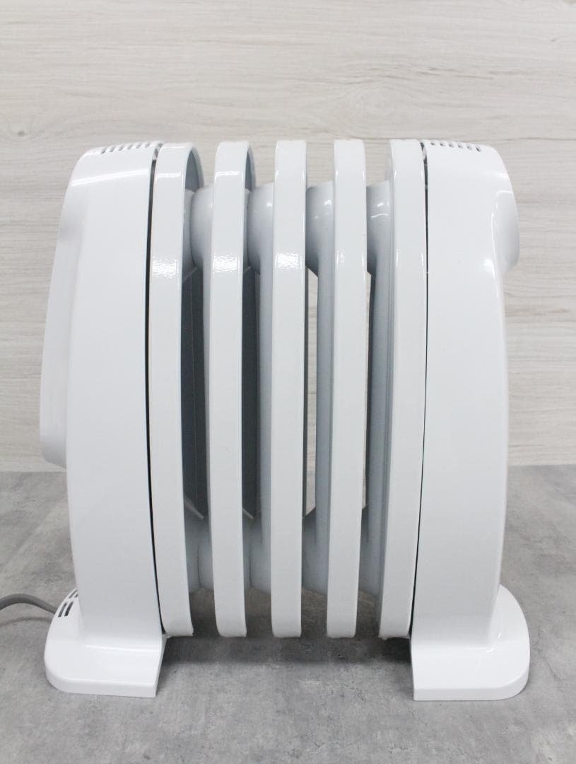 ▲美品 デロンギオイルヒーター NJ0505E 小型軽量