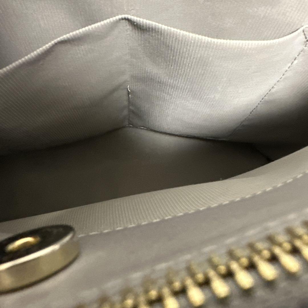 美品✨フルラ テッサ トートバッグ レザー グレー　底鋲 自立 A4 通勤 通学