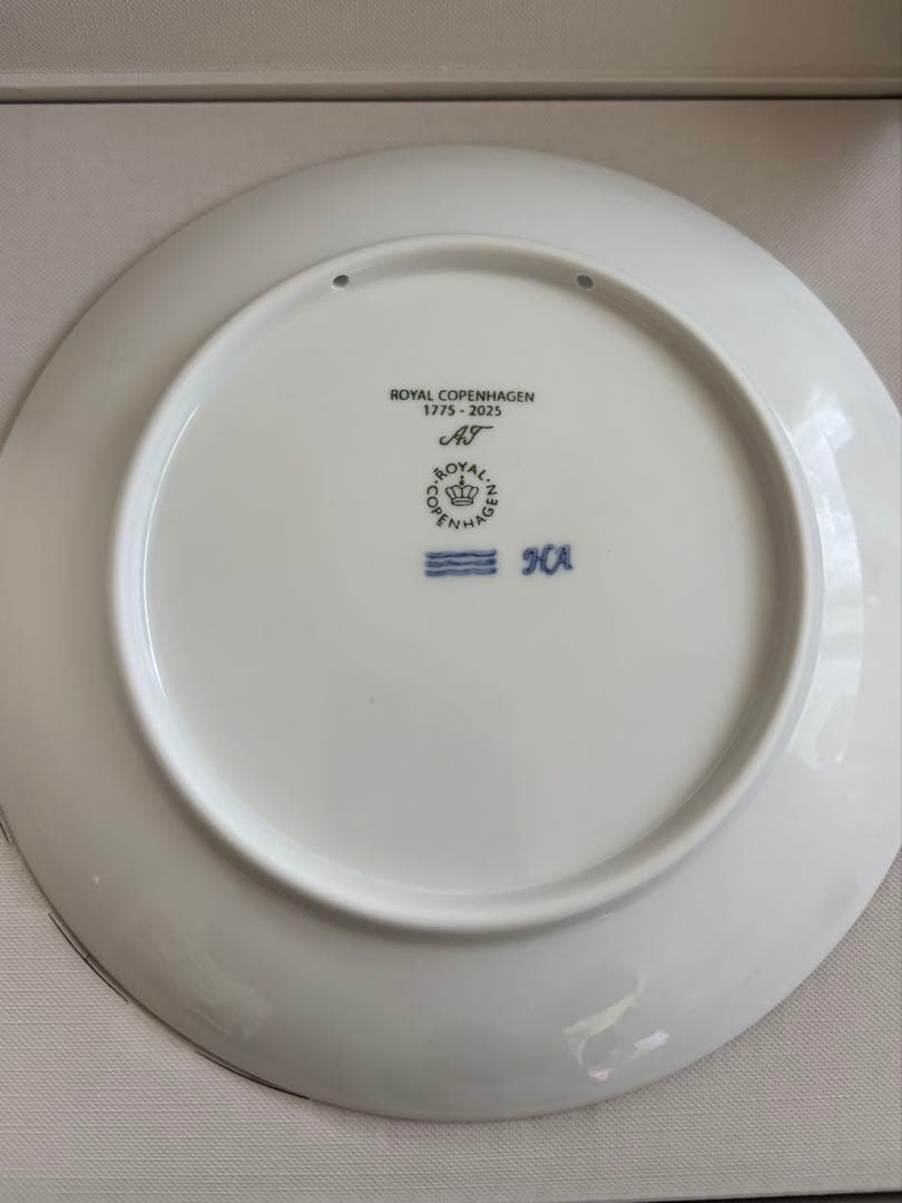 《新品》ロイヤルコペンハーゲン250周年　イヤープレート　1775-2025