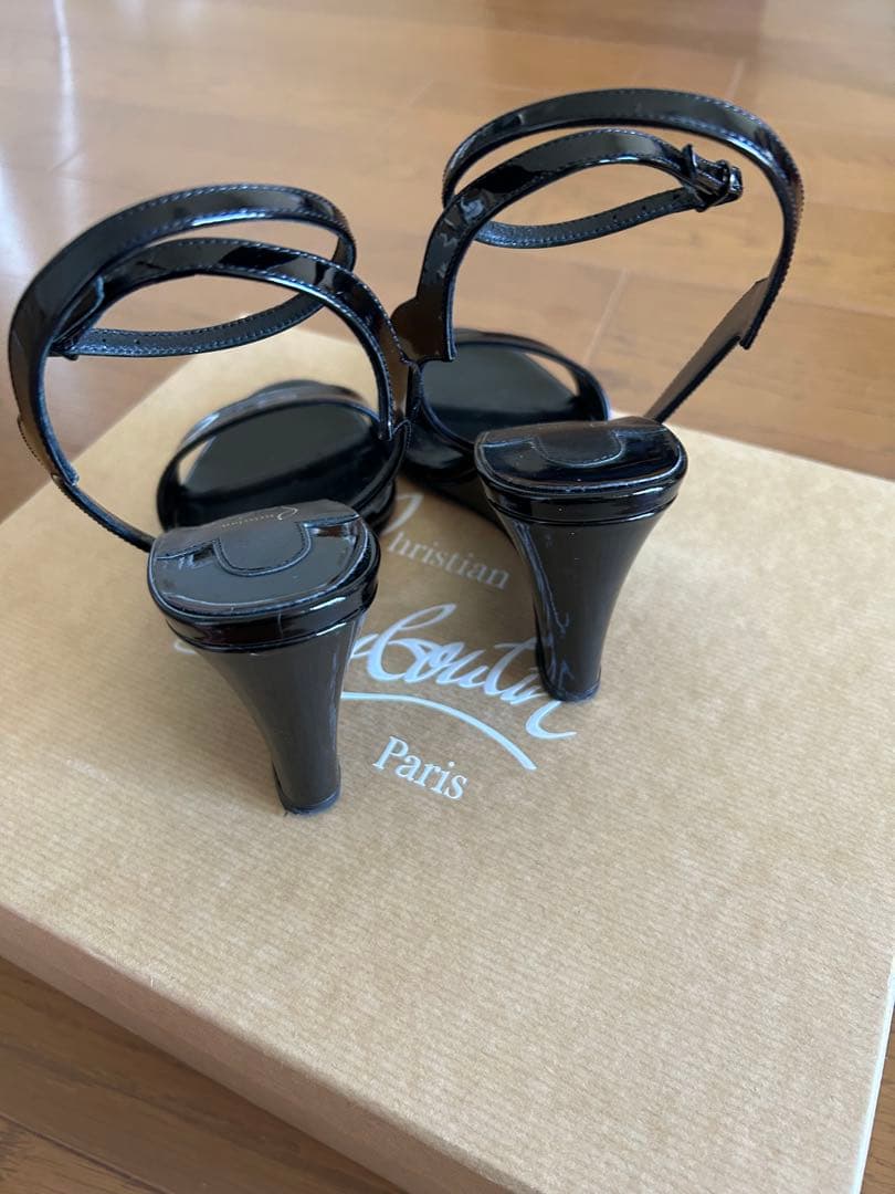 【美品】Christian Louboutin ブラックウェッジヒールサンダル