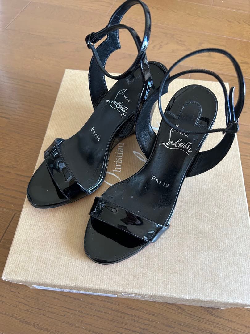 【美品】Christian Louboutin ブラックウェッジヒールサンダル