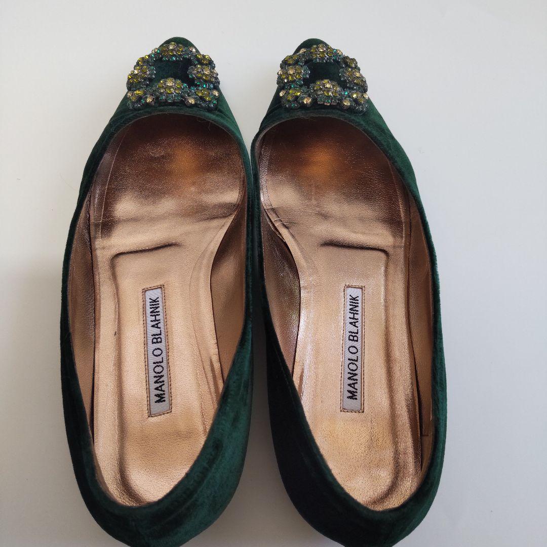 美品 マノロブラニク ハンギシ ベロア グリーン フラット パンプス ビジュー