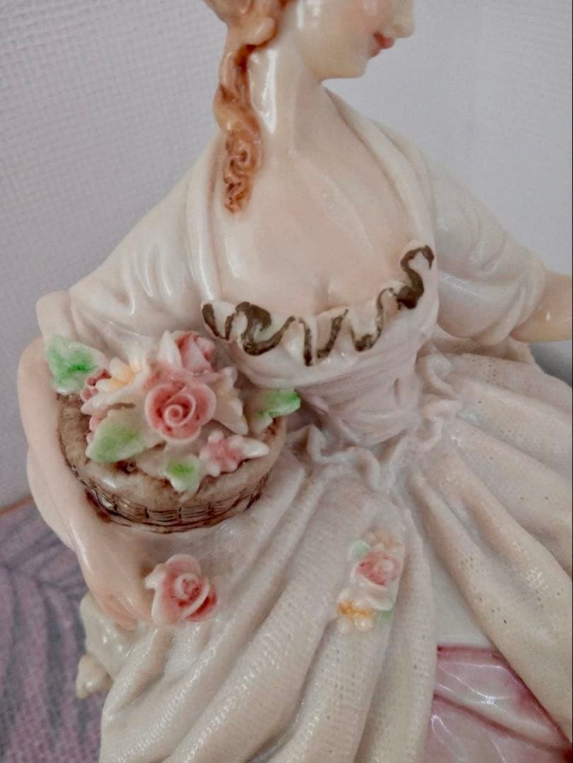 カポディモンテ　レース人形　フィギュリン　陶器　人形