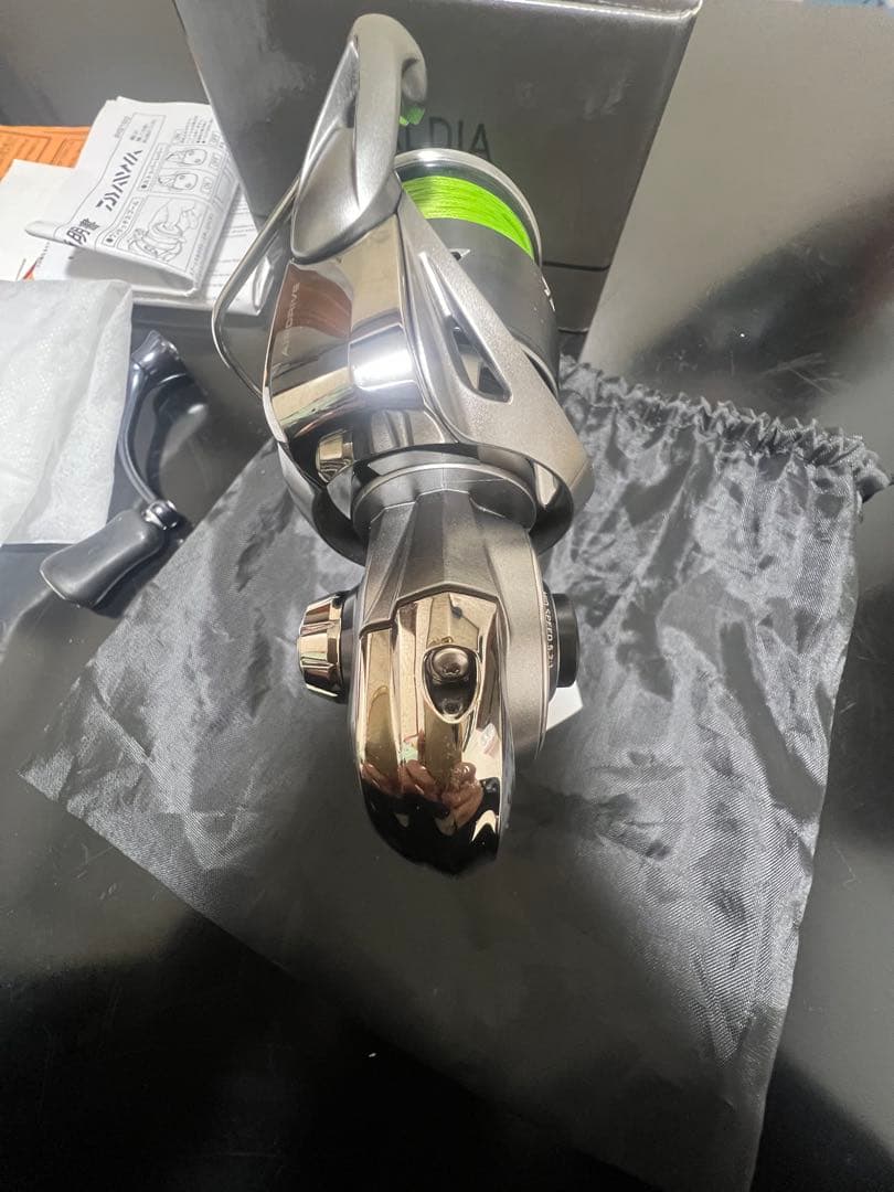 ダイワ 25カルディア LT2500S スピニングリール 付属品完備