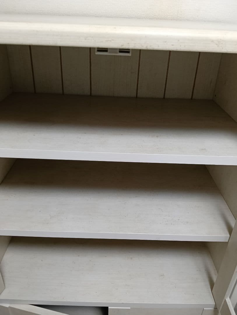 12日削除します　ホワイト木製キャビネット ガラス扉 収納