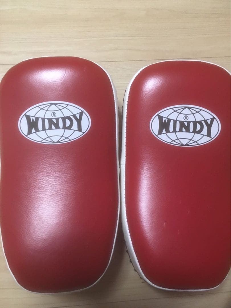 WINDY KP-8 パンチミット 赤/白　プロ仕様　ミット キックボクシング