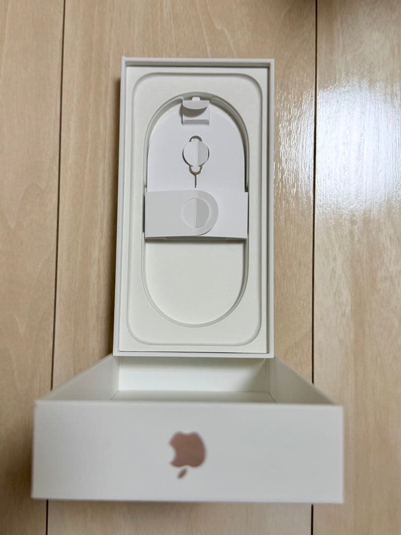 iPhone 16 Pro 256GB デザートチタニウム 美品