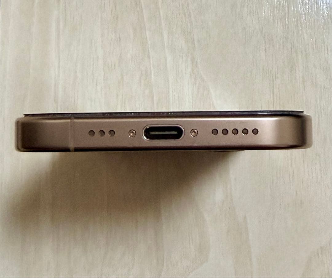 iPhone 16 Pro 256GB デザートチタニウム 美品