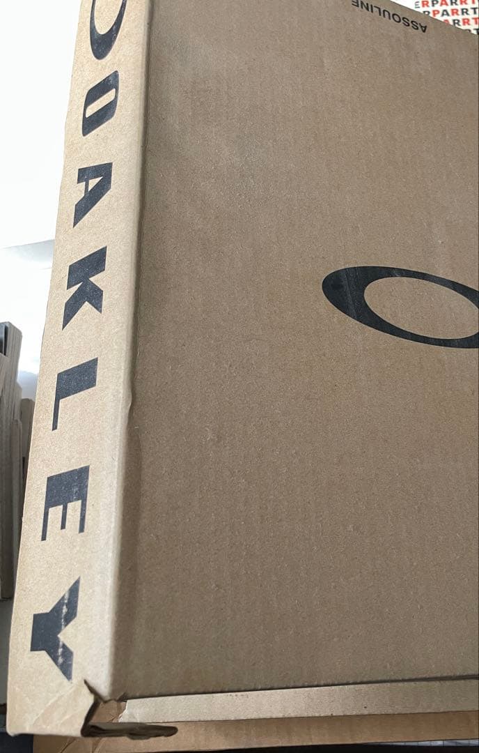 キンヤバー ◾️Oakley Assouline