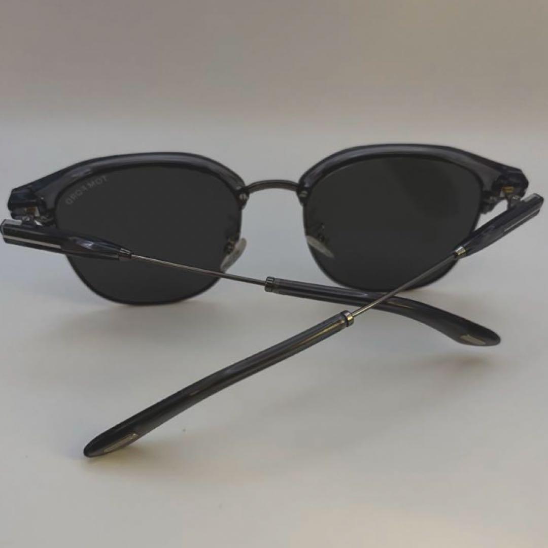 美品！TOM FORD トムフォード サングラス TF890-K クリアグレー