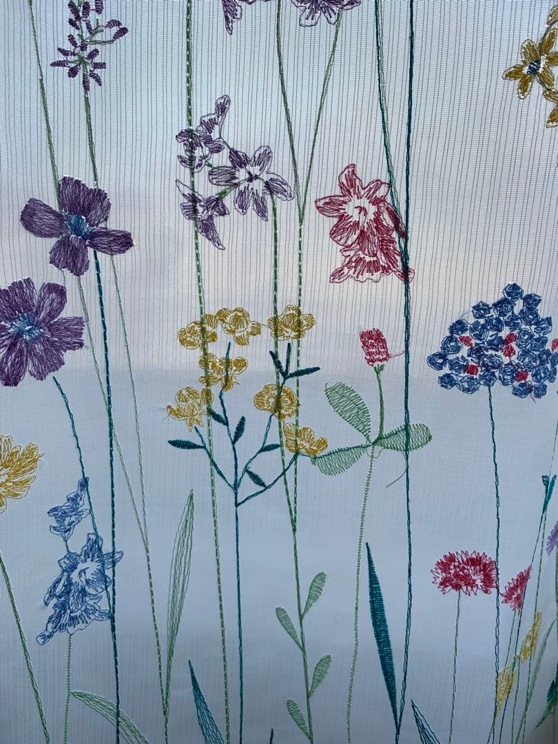 カーテン　刺繍