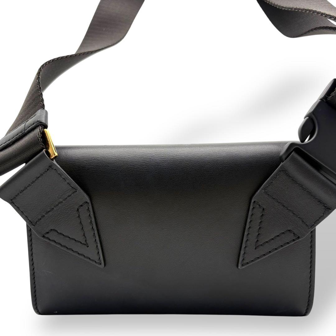 専用 ヴェルサーチェ ショルダーバッグ レザー ブラック ビギー フラップ ロゴ