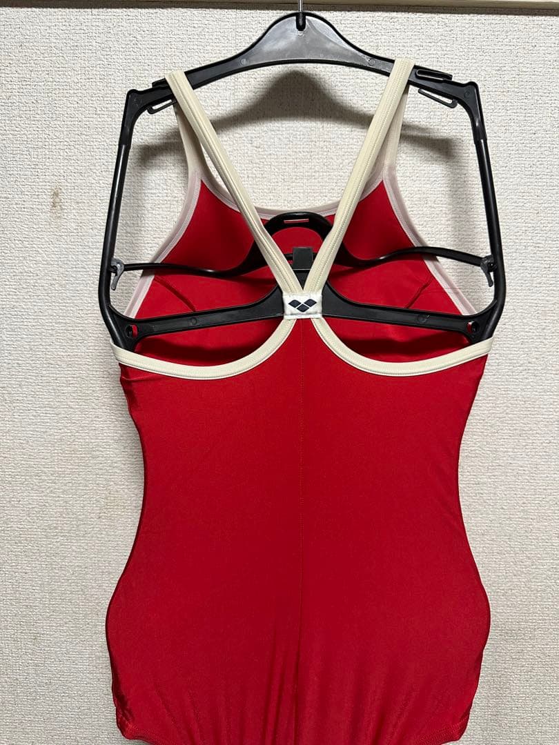 競泳水着 アリーナ arena Mサイズ 赤 パイピング 学年色 ロゴ剥がれ