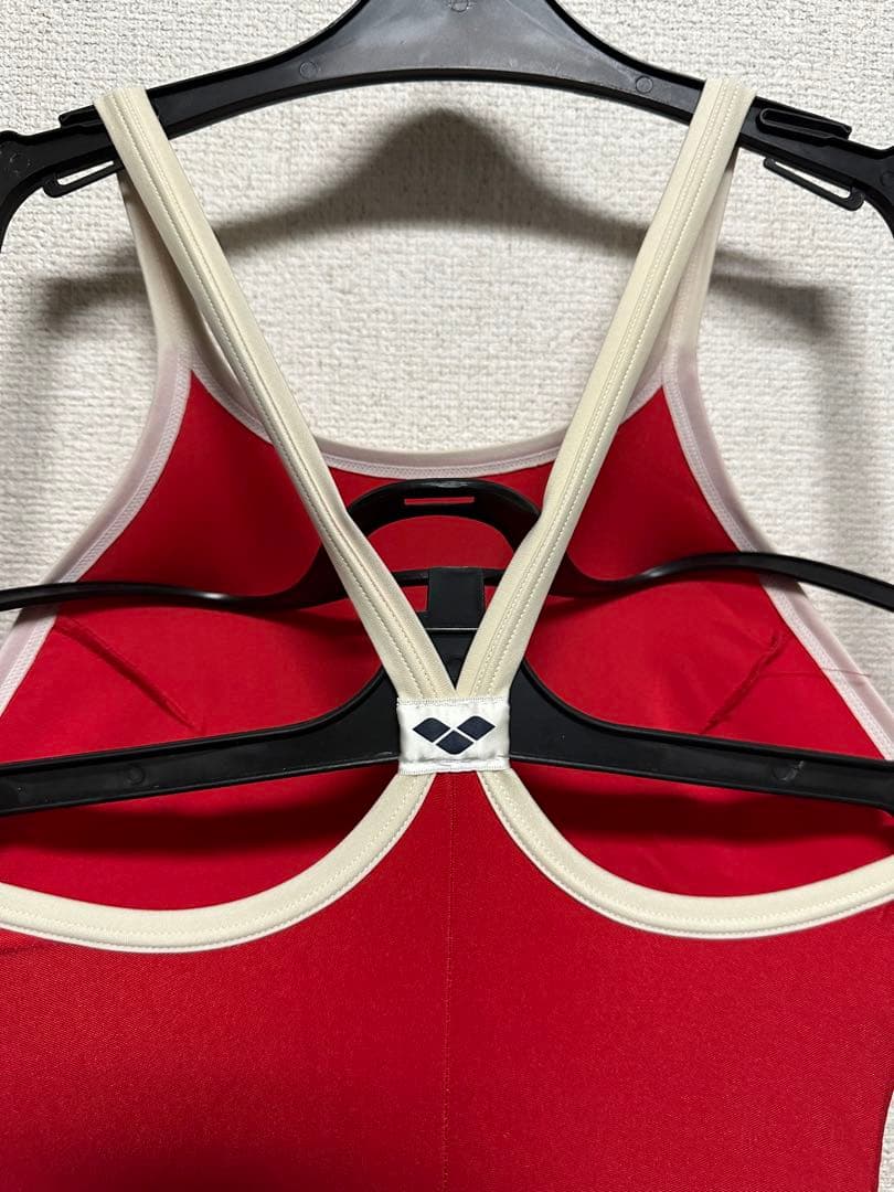 競泳水着 アリーナ arena Mサイズ 赤 パイピング 学年色 ロゴ剥がれ