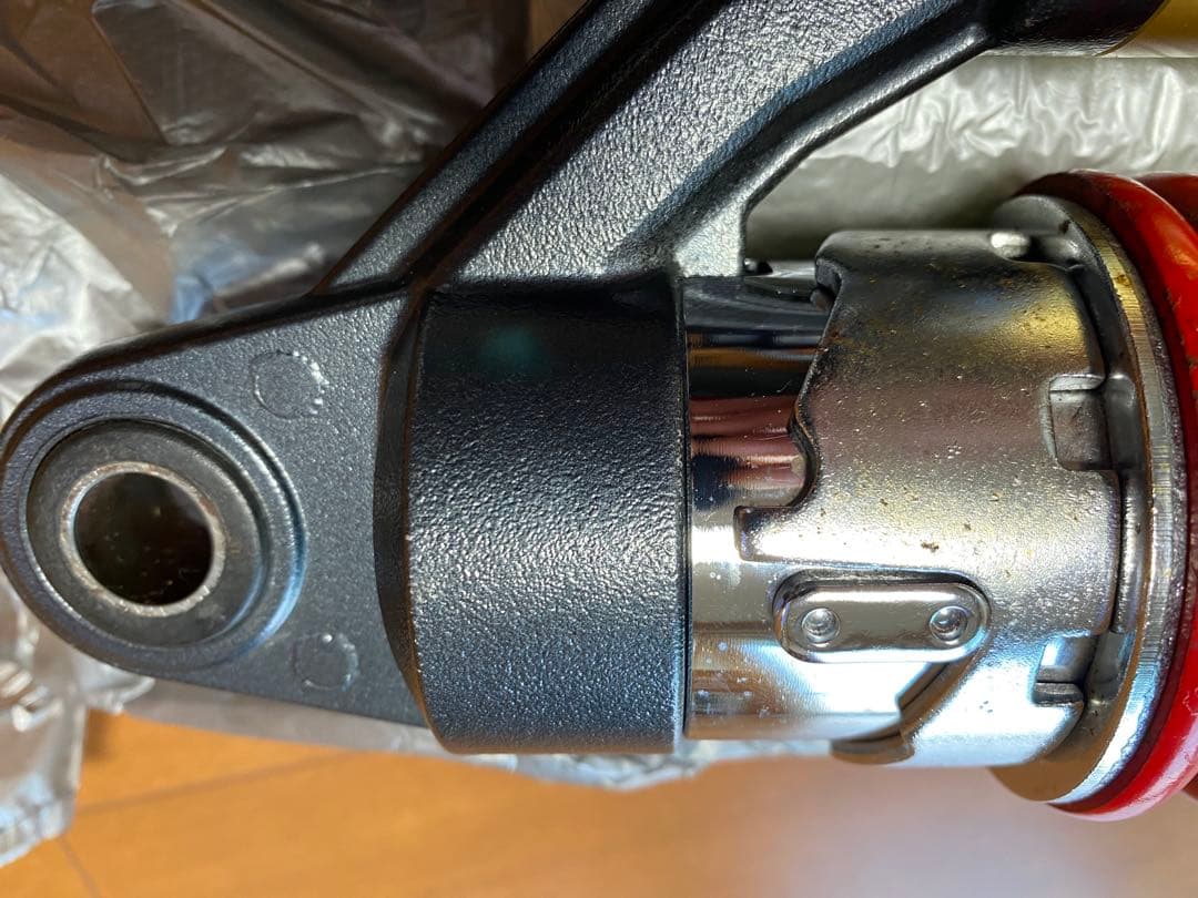 バリオス2 純正￼ショウワ　リアサスペンション 赤金